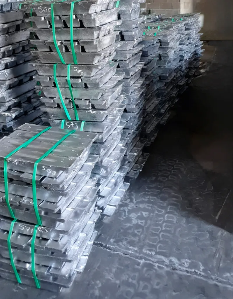 Materia prima en lingotes
